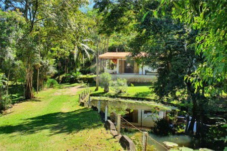 Fazenda à venda com 3 quartos em Cachoeirinha, Bom Jesus dos Perdões, SP