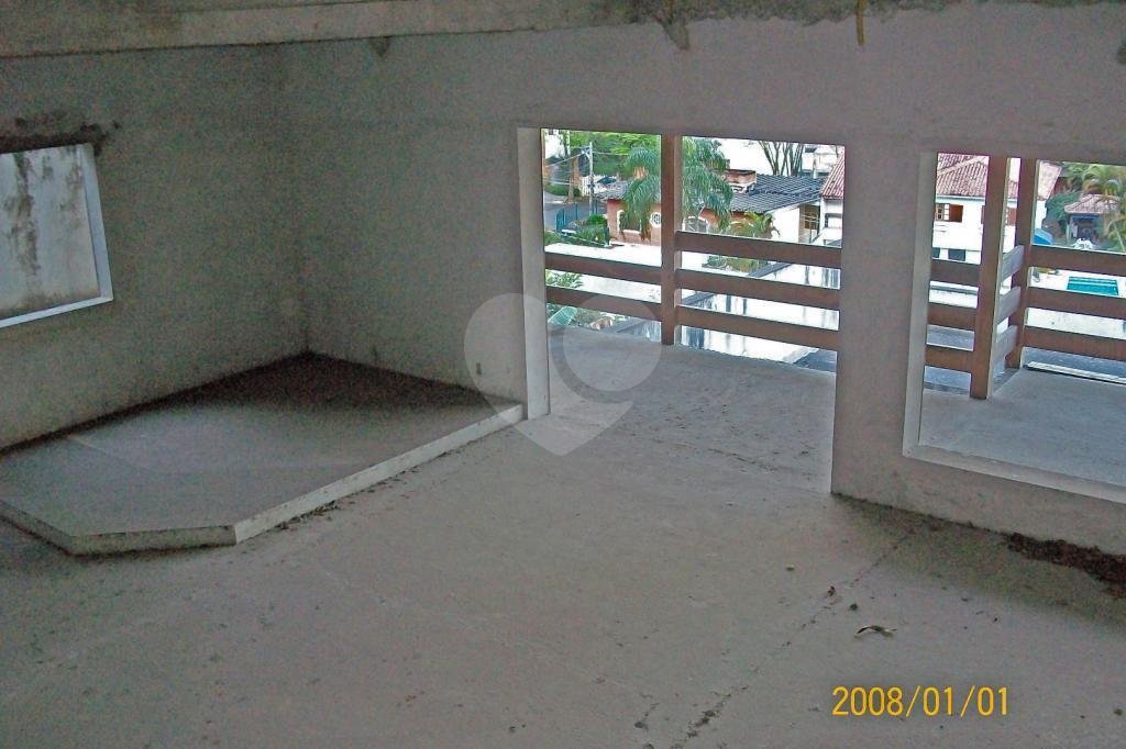 Sobrado à venda com 3 suítes em Tremembé, São Paulo, SP