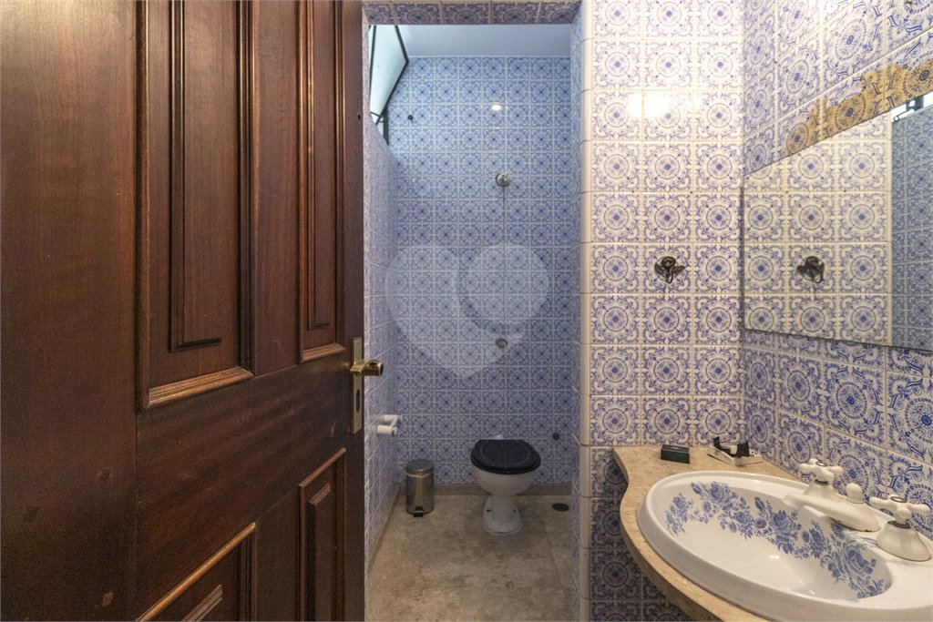 Sobrado à venda com 4 quartos, sendo 2 suítes,  em Vila Morumbi, São Paulo, SP
