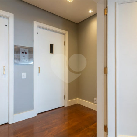 Apartamento à venda com 4 suítes em Vila Sofia, São Paulo, SP
