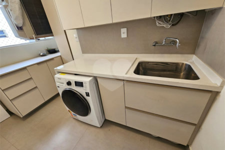 Apartamento à venda com 3 quartos, sendo 1 suíte, em Santo Amaro, São Paulo, SP