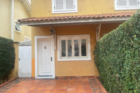 Casa à venda com 3 quartos, sendo 1 suíte,  no condomínio Vilagio Viccino, São Paulo - SP