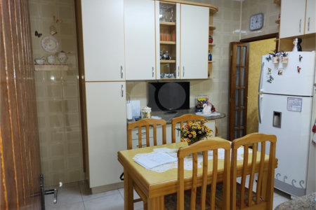 Casa à venda com 2 quartos, sendo 1 suíte, em Parque Vitória, São Paulo, SP