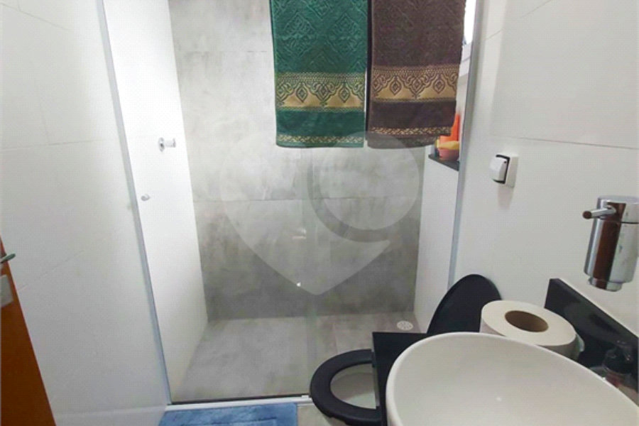 Sobrado à venda com 2 suítes em Vila Constança, São Paulo, SP