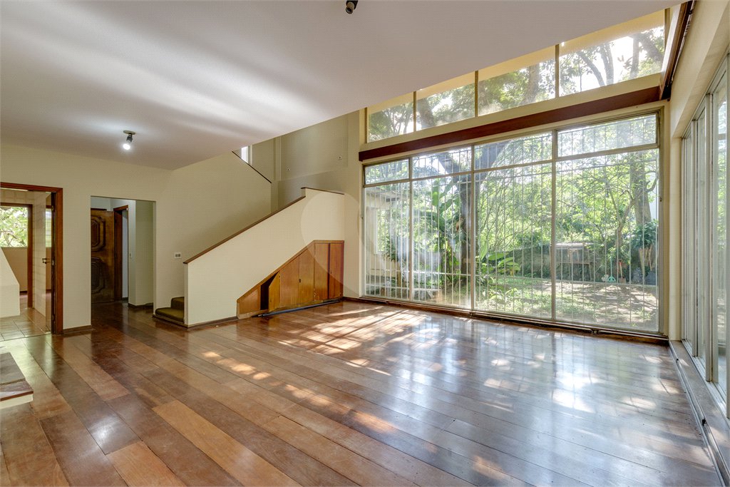 Casa à venda com 4 quartos, sendo 3 suítes, em Jardim Marajoara, São Paulo, SP