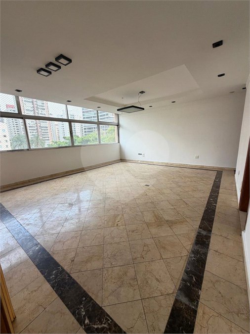 Apartamento à venda com 3 quartos, sendo 1 suíte, em Pinheiros, São Paulo, SP