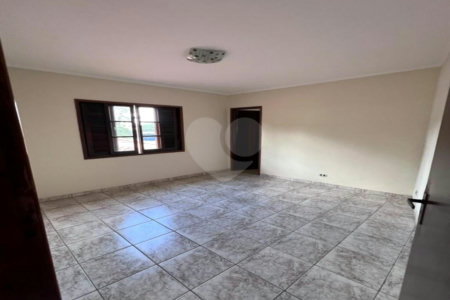 Casa à venda com 3 quartos, sendo 1 suíte,  em Vila Mazzei, São Paulo, SP