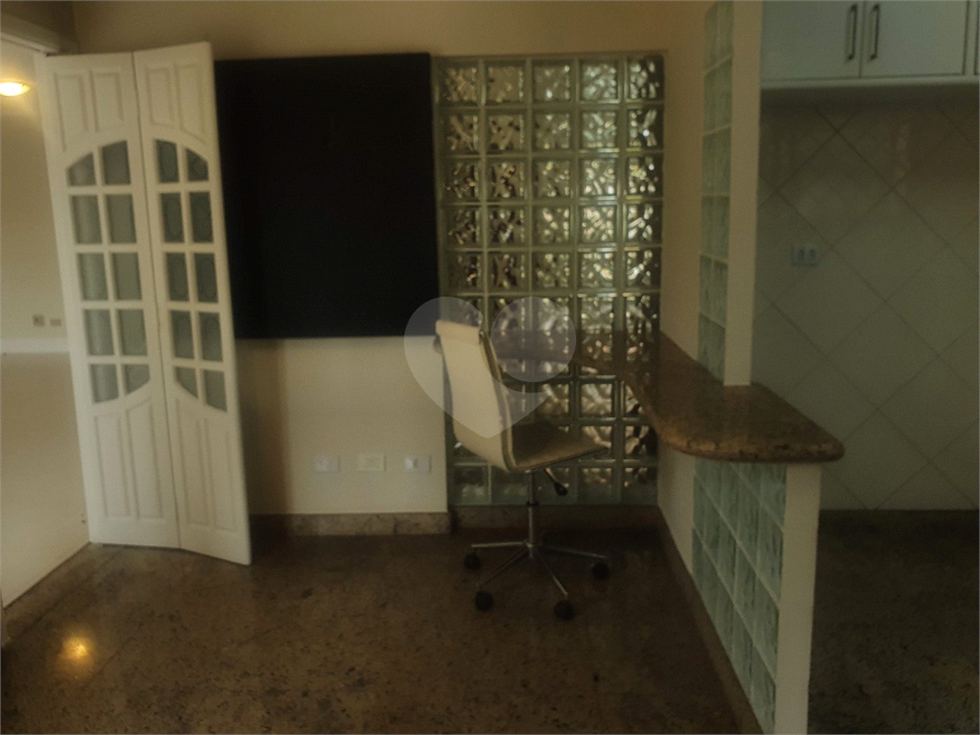 Casa à venda com 4 quartos, sendo 2 suítes,  no condomínio Lake Louise, São Paulo - SP