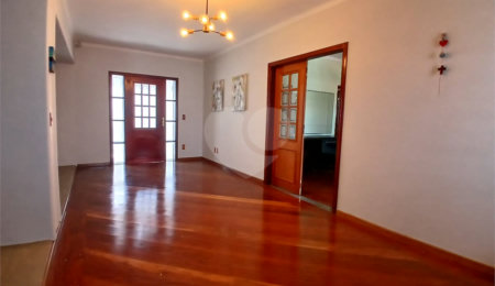 Casa à venda com 5 quartos, sendo 3 suítes,  em Vila Santista, Atibaia, SP