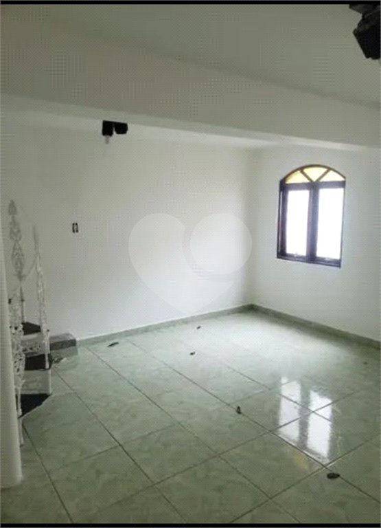 Sobrado à venda com 4 quartos, sendo 1 suíte, em Tremembé, São Paulo, SP