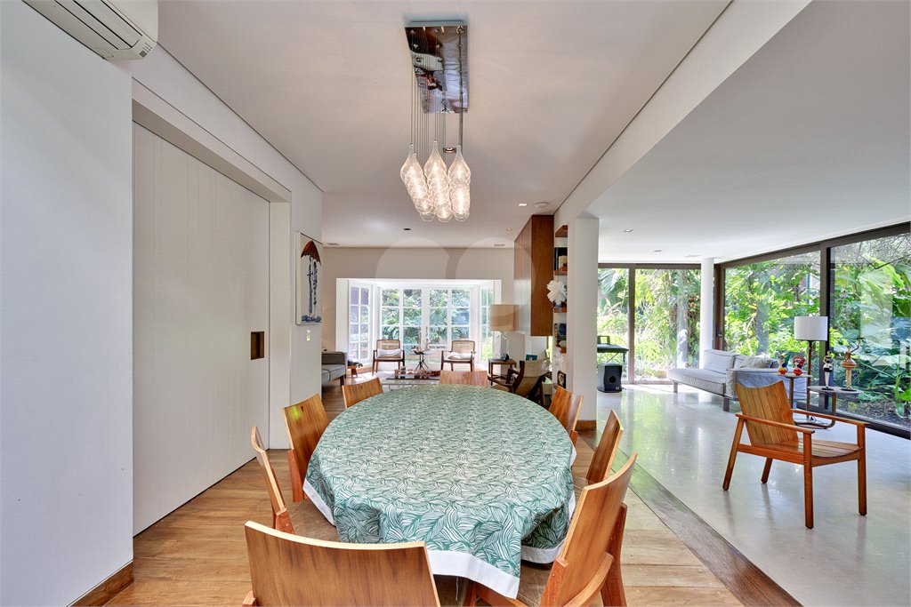 Casa Térrea à venda com 3 quartos, sendo 1 suíte, em Alto da Boa Vista, São Paulo, SP
