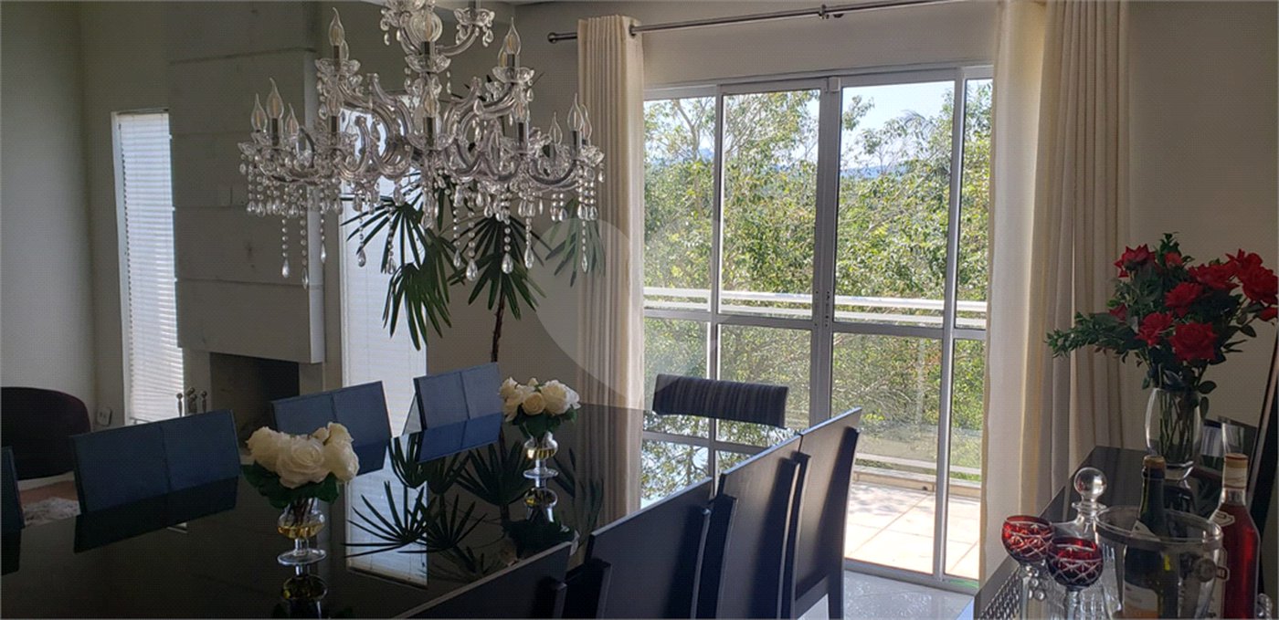 Casa à venda com 4 suítes em Pirucaia, Mairiporã, SP