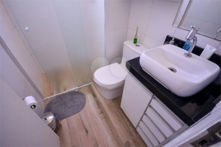 Oportunidade Apartamento mobiliado á venda na saude com 60m² com 2 dorm e 2 vaga. Aceita e estuda Permuta ( sujeito a avaliação).