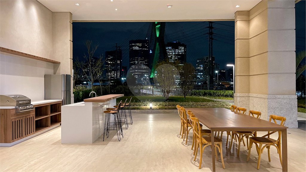 Apartamento à venda com 4 suítes em Real Parque, São Paulo, SP