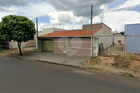 Casa à venda com 3 quartos em Jardim Roberto Selmi Dei, Araraquara, SP