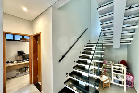 Casa à venda com 3 suítes no condomínio Reserva Santa Maria, Jandira - SP
