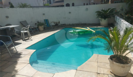 Casa à venda com 4 quartos, sendo 1 suíte,  no condomínio River Plate, Rio de Janeiro - RJ