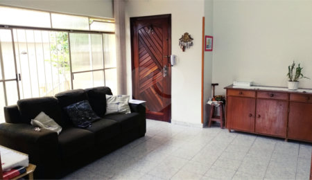 Casa à venda com 4 quartos, sendo 2 suítes, em Vila Romero, São Paulo, SP