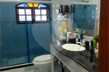 Casa à venda com 4 quartos, sendo 1 suíte, em Bangu, Rio de Janeiro, RJ