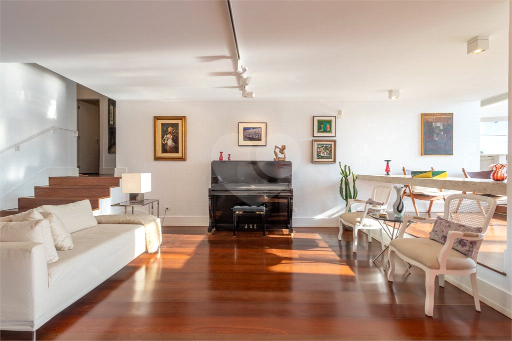 Casa à venda com 4 suítes em Jardim Guedala, São Paulo, SP