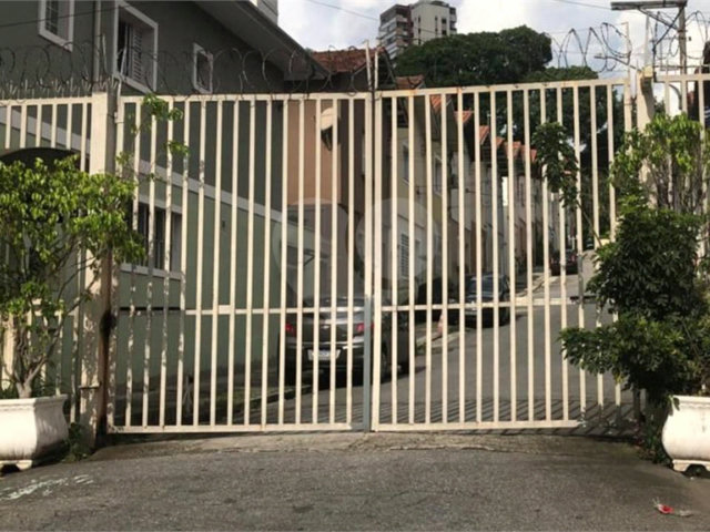 Casa de Vila à venda com 4 quartos, sendo 1 suíte,  em Santana, São Paulo, SP