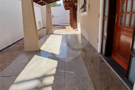 Casa à venda com 5 quartos, sendo 3 suítes, em Vila Santista, Atibaia, SP