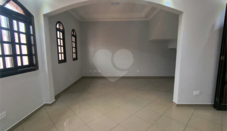 Sobrado à venda com 3 quartos, sendo 1 suíte,  em Jardim D'abril, Osasco, SP