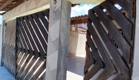 Casa à venda com 2 quartos, sendo 1 suíte,  em Jardim Marabá, Mongaguá, SP