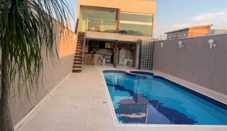 Casa à venda com 2 quartos, sendo 1 suíte,  em Nova Cerejeira, Atibaia, SP