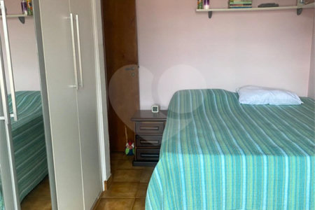 Sobrado à venda com 3 quartos em Jardim Imperador, Suzano, SP