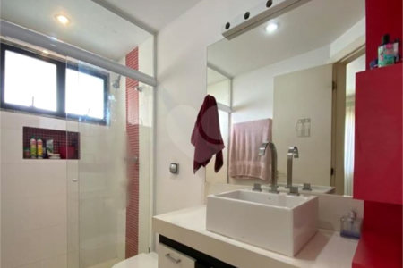 Apartamento à venda com 3 suítes em Vila Suzana, São Paulo, SP