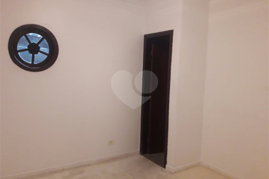 Sobrado à venda com 4 quartos, sendo 1 suíte, em Jaçanã, São Paulo, SP
