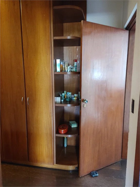 Casa à venda com 4 quartos, sendo 2 suítes, em Parque dos Príncipes, São Paulo, SP
