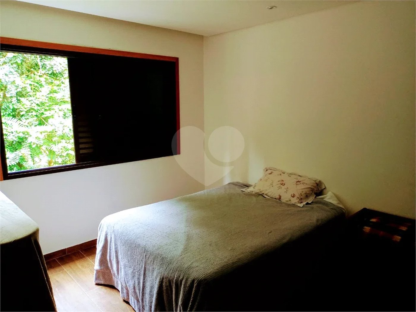 Casa à venda ou para alugar com 5 quartos, sendo 4 suítes, no condomínio Associação Reserva das Hortênsias, Mairiporã - SP