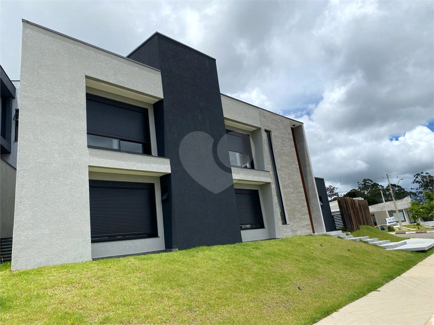 Terreno à venda com 4 suítes no condomínio Residencial Veneza, Mogi das Cruzes - SP