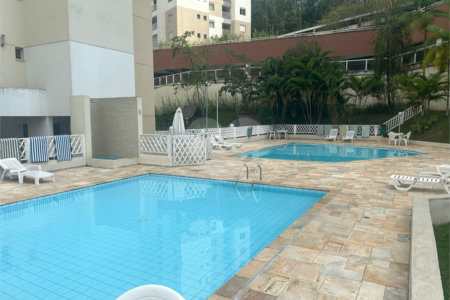 Apartamento à venda com 3 quartos, sendo 1 suíte,  em Vila Andrade, São Paulo, SP