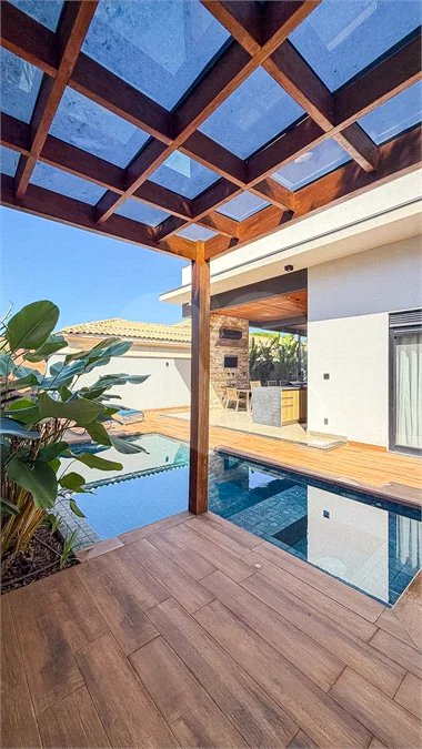 Indaiatuba - HOME DESIGN - Casa Térrea - Condomínio Paradiso - 420 m² de terreno - 307,19 m² de área construída - 3 suítes completas, sendo 1 master com closet planejado e banheira de imersão - Sala de TV reversível para 4ª suíte - Sala de estar ampla e varanda gourmet integrada - Cozinha com móve