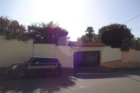 Casa à venda com 5 quartos, sendo 2 suítes,  em Vila Oliveira, Mogi das Cruzes, SP