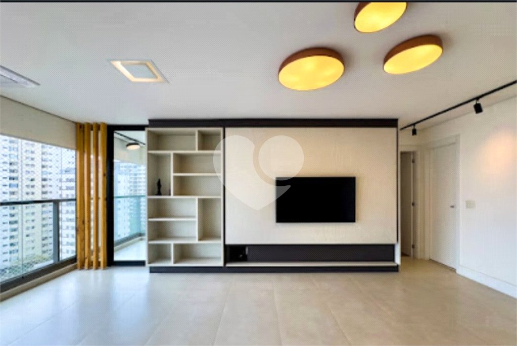 Apartamento à venda com 2 quartos, sendo 1 suíte,  em Vila Olímpia, São Paulo, SP