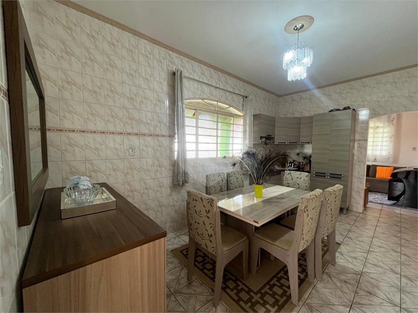 Casa à venda com 2 quartos, sendo 1 suíte, no Centro, Sarapuí, SP