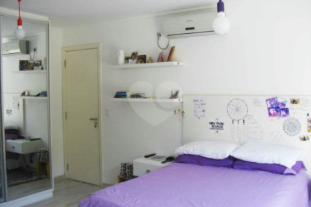 Casa de Vila à venda com 4 suítes em Morumbi, São Paulo, SP