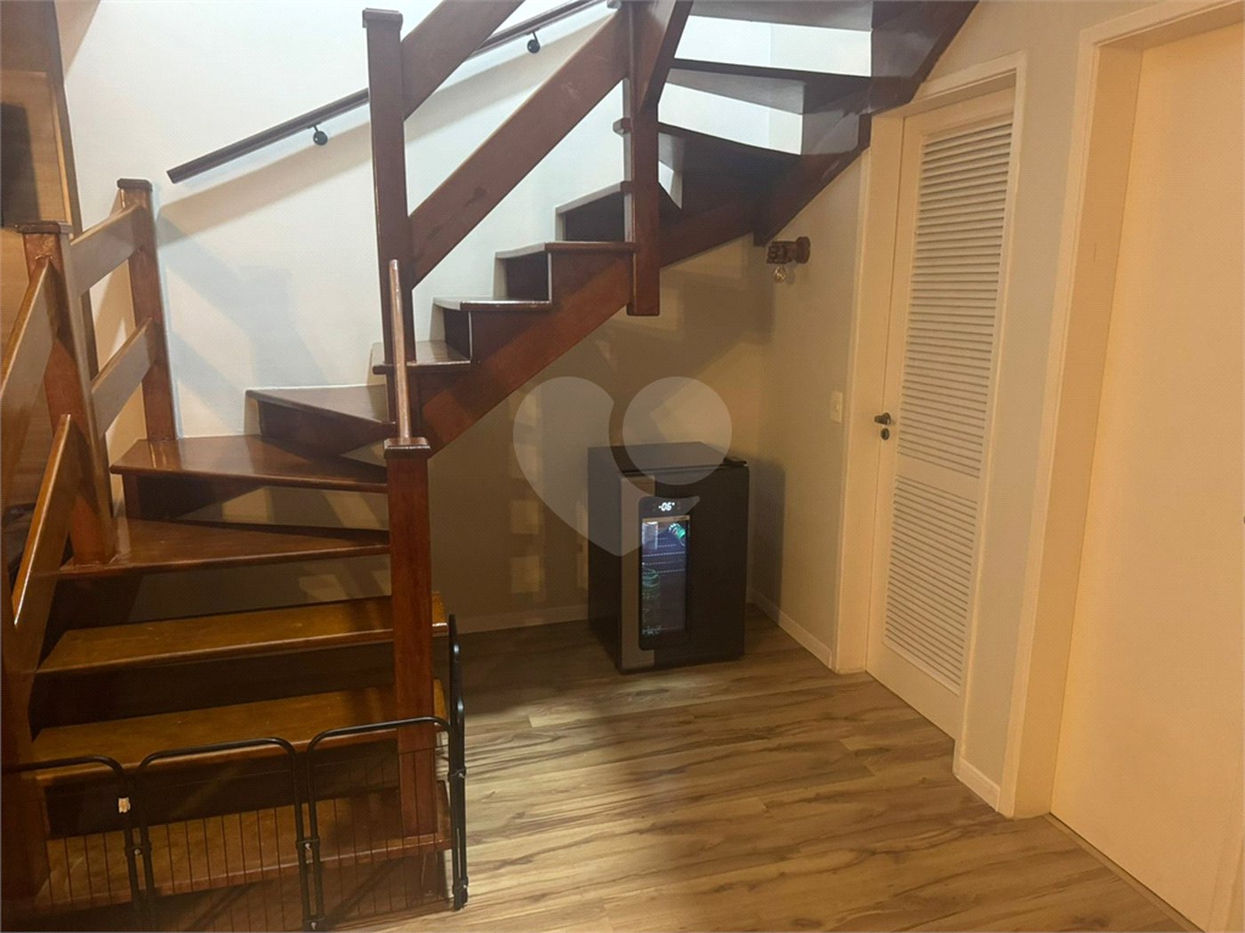 Casa à venda com 3 quartos, sendo 1 suíte, no condomínio Vilage Palmas, São Paulo - SP