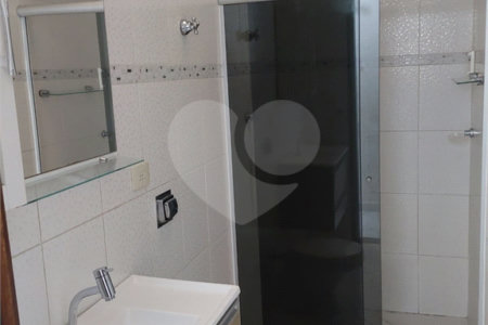 Sobrado à venda com 2 quartos em Jardim Santa Mena, Guarulhos, SP