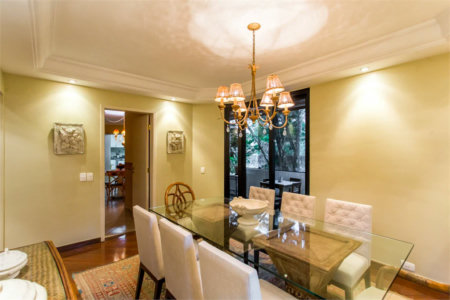 Apartamento à venda com 4 suítes em Real Parque, São Paulo, SP