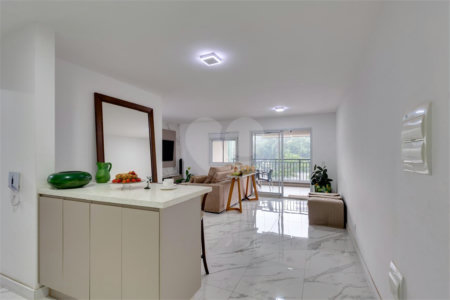 Apartamento à venda com 2 suítes em Santo Amaro, São Paulo, SP