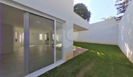 Casa à venda com 4 quartos, sendo 3 suítes,  em Jardim Marajoara, São Paulo, SP