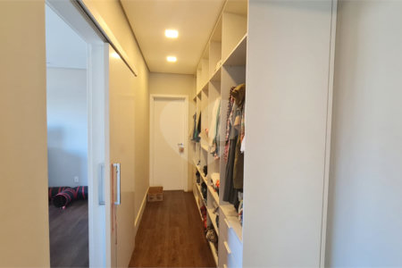 Casa à venda com 3 suítes em Vila Nastri, Itapetininga, SP