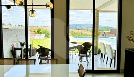 Casa à venda com 4 suítes no condomínio Village Ipanema, Araçoiaba da Serra - SP