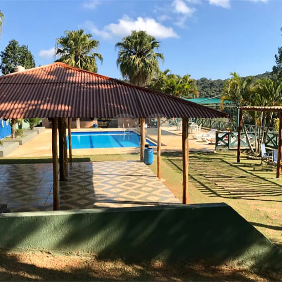 Casa à venda com 6 quartos, sendo 4 suítes, no condomínio Recanto dos Palmares, Atibaia - SP