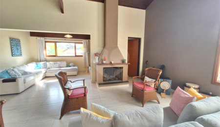 Casa para alugar com 3 quartos, sendo 1 suíte,  no condomínio Estância Marambaia, Vinhedo - SP